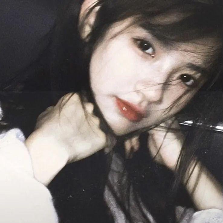 两个独立包装的女人
